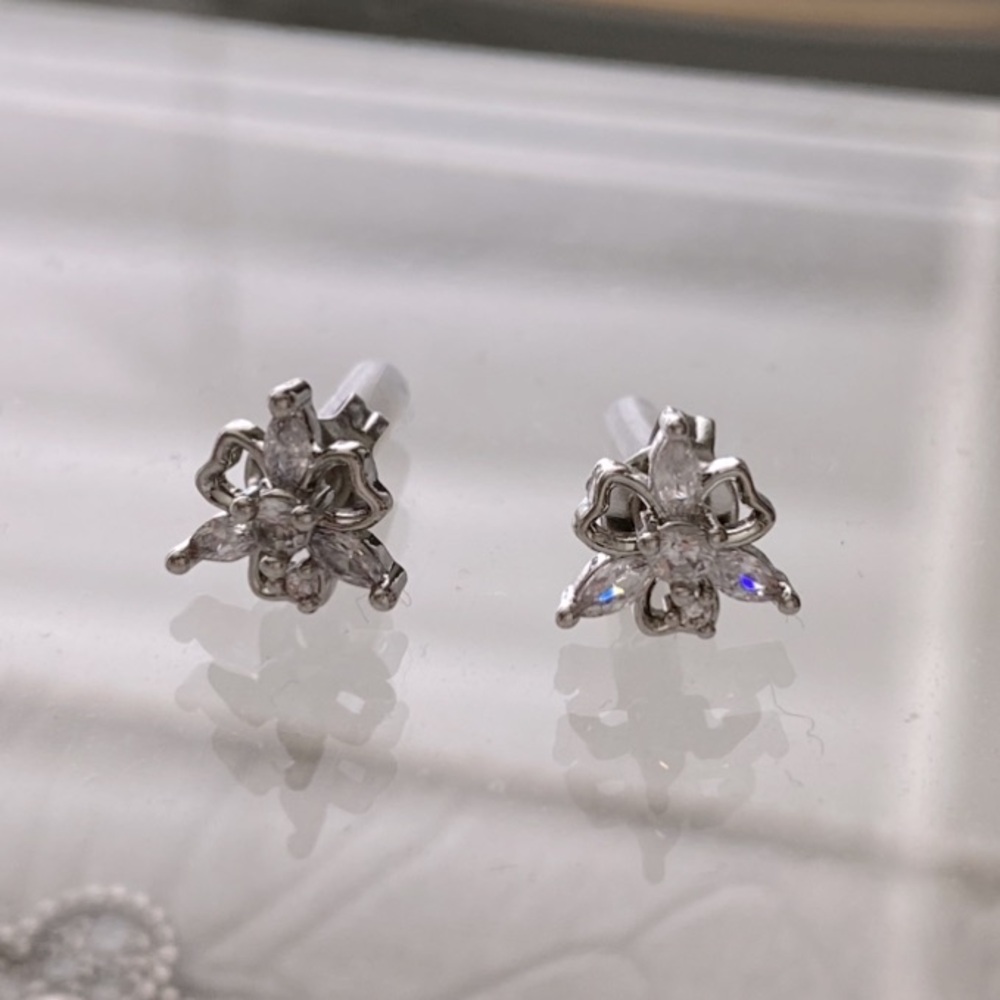 CRYSTAL FILIGREE EARRINGS